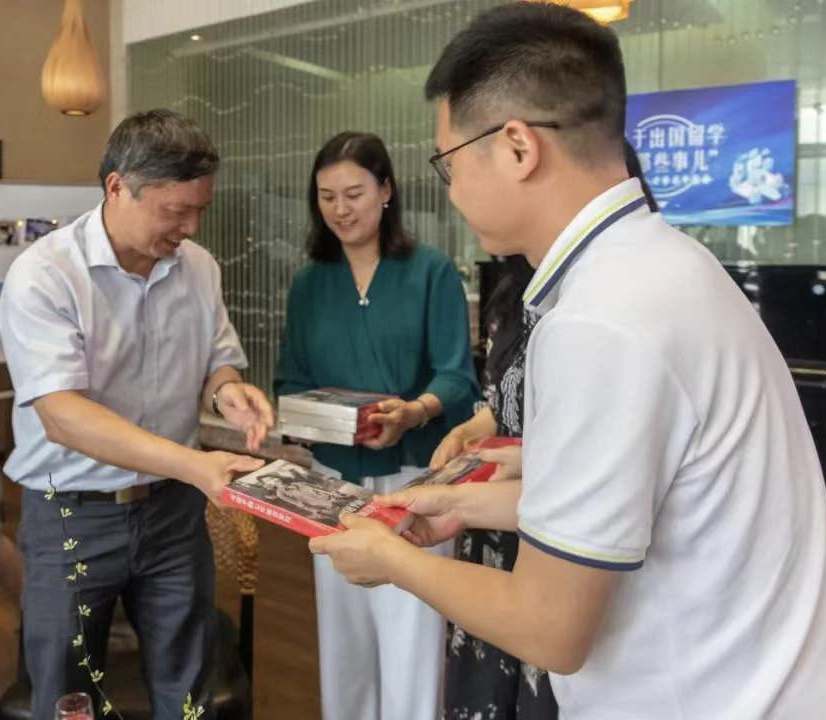十大滚球体育app官网成功举办首期高层次人才学术午餐会（图）