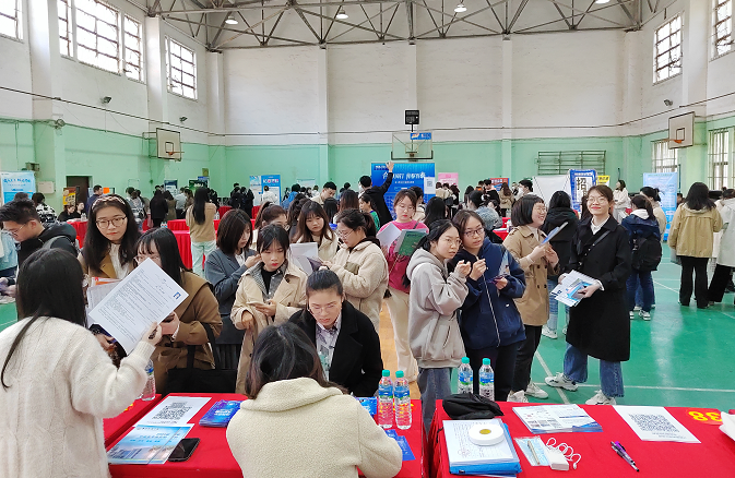 十大滚球体育app官网举行女生专场双选会